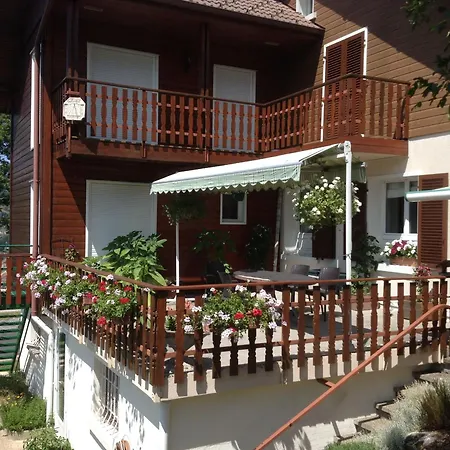 Bed and breakfast Romantique Avec Vue Sur à - Fr-1-589-707 3*